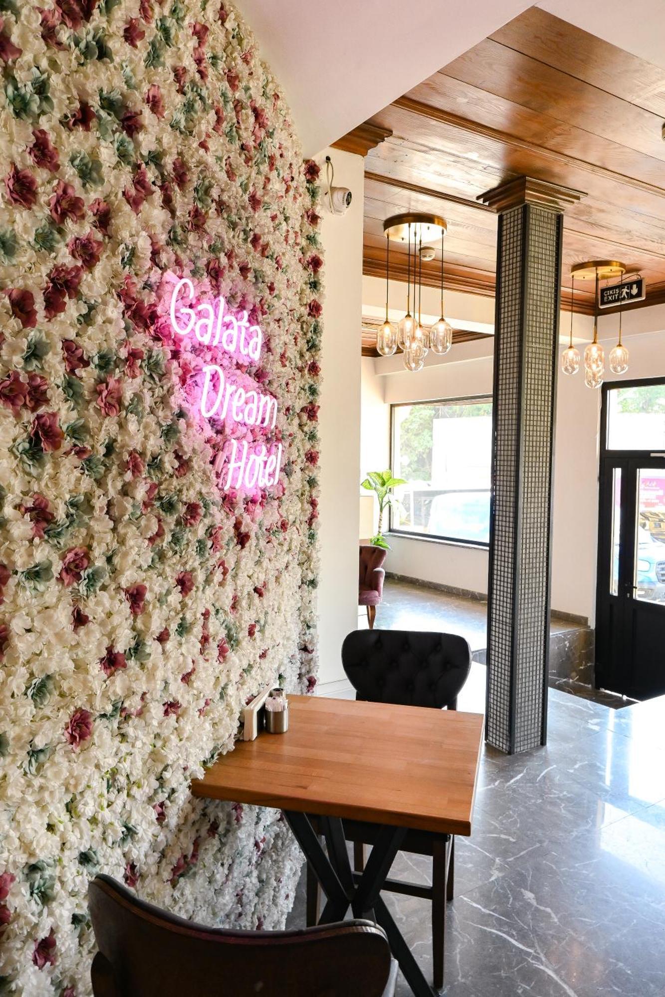 Galata Dream Hotel Istanbul Bagian luar foto